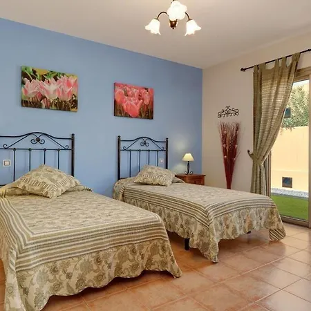 Urbanizacion Fuerteventura Golf Club Sleeps 8 La Guirra